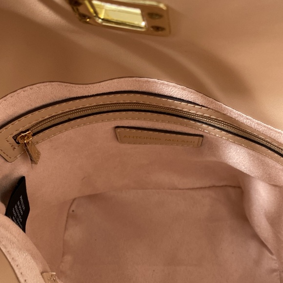 NWT Antonio Melanin turn lock crossbody bag taup color - Picture 3 of 11